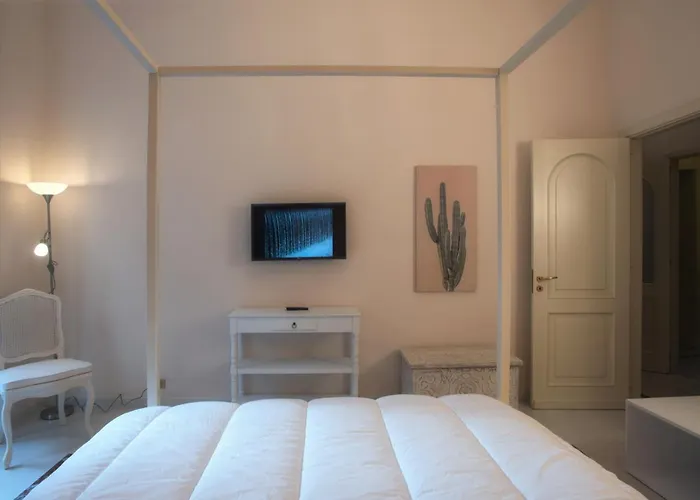 Piazza Dante Suites by Wonderful Italy